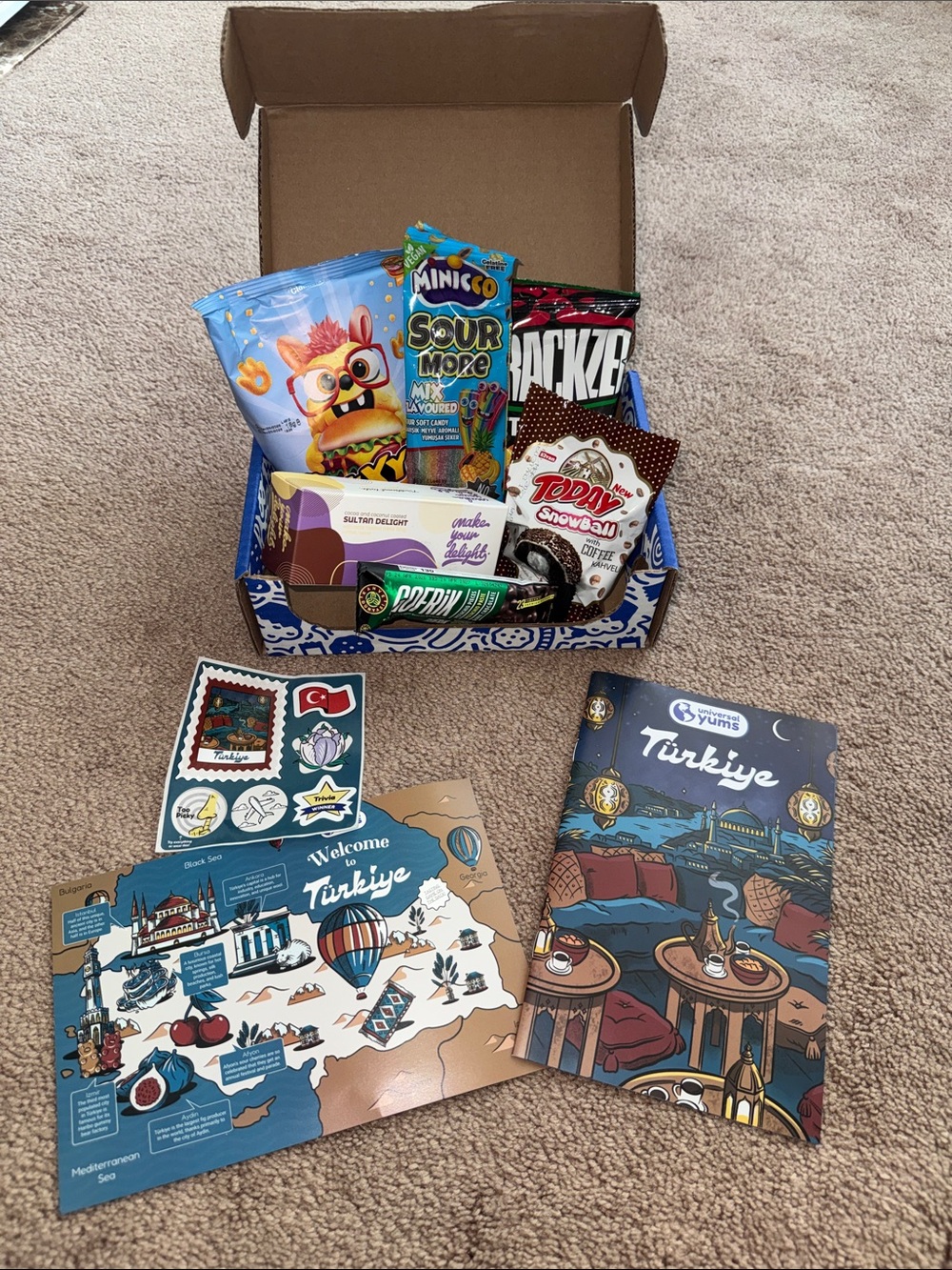 Universal Yums Snack & Activity Gift Box Turkey